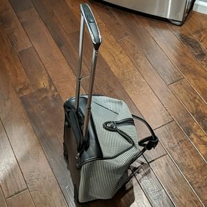 London Fog Rolling Bag